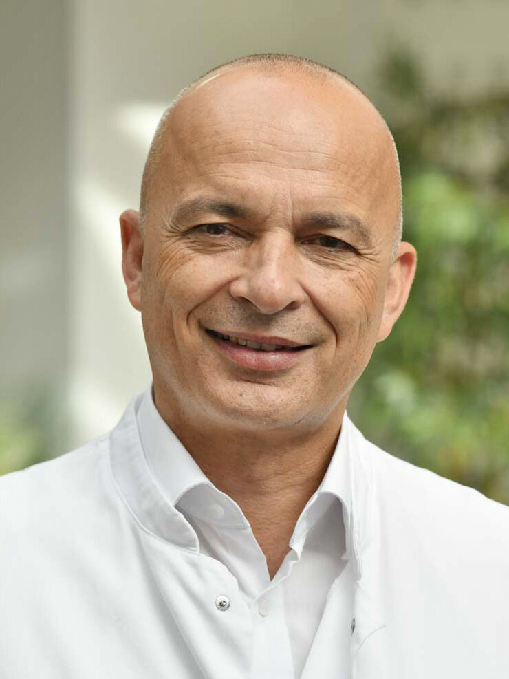 Chefarzt Dr. med. Erich Hecker, FCCP, FEBTS