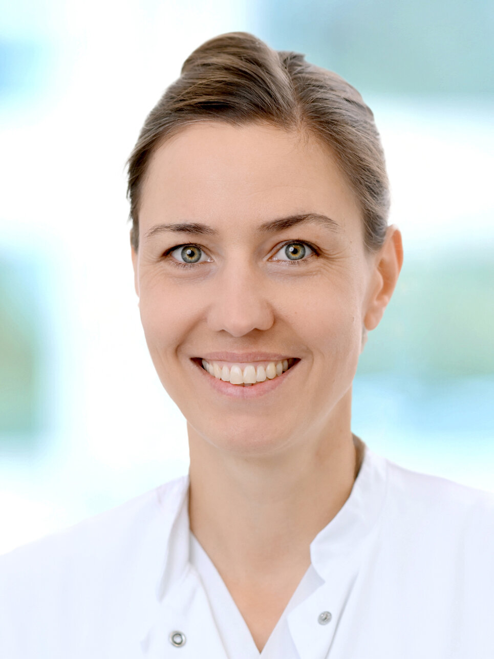 Dr. med. Angela J. Berger, MHBA